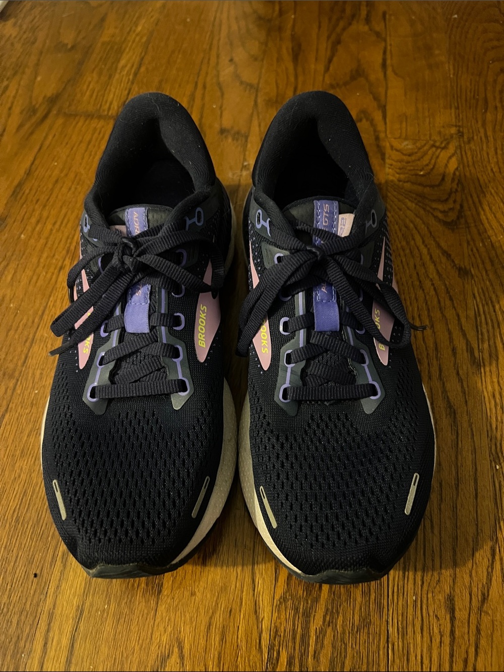Brooks Adrenaline GTS running shoes in Navy with light purple accents